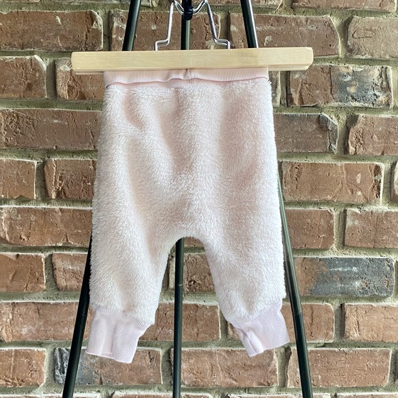 0-3M Like New! First Impressions Pink Furry Pants - Picture 3 of 3